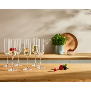 чаши за шампањ од кристално стакло